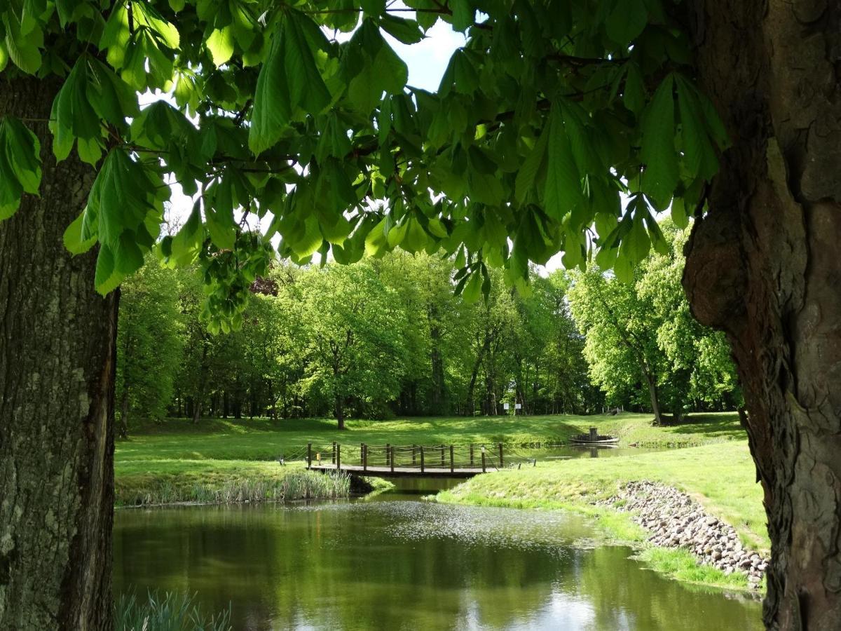 Palac Siemczyno Exteriér fotografie