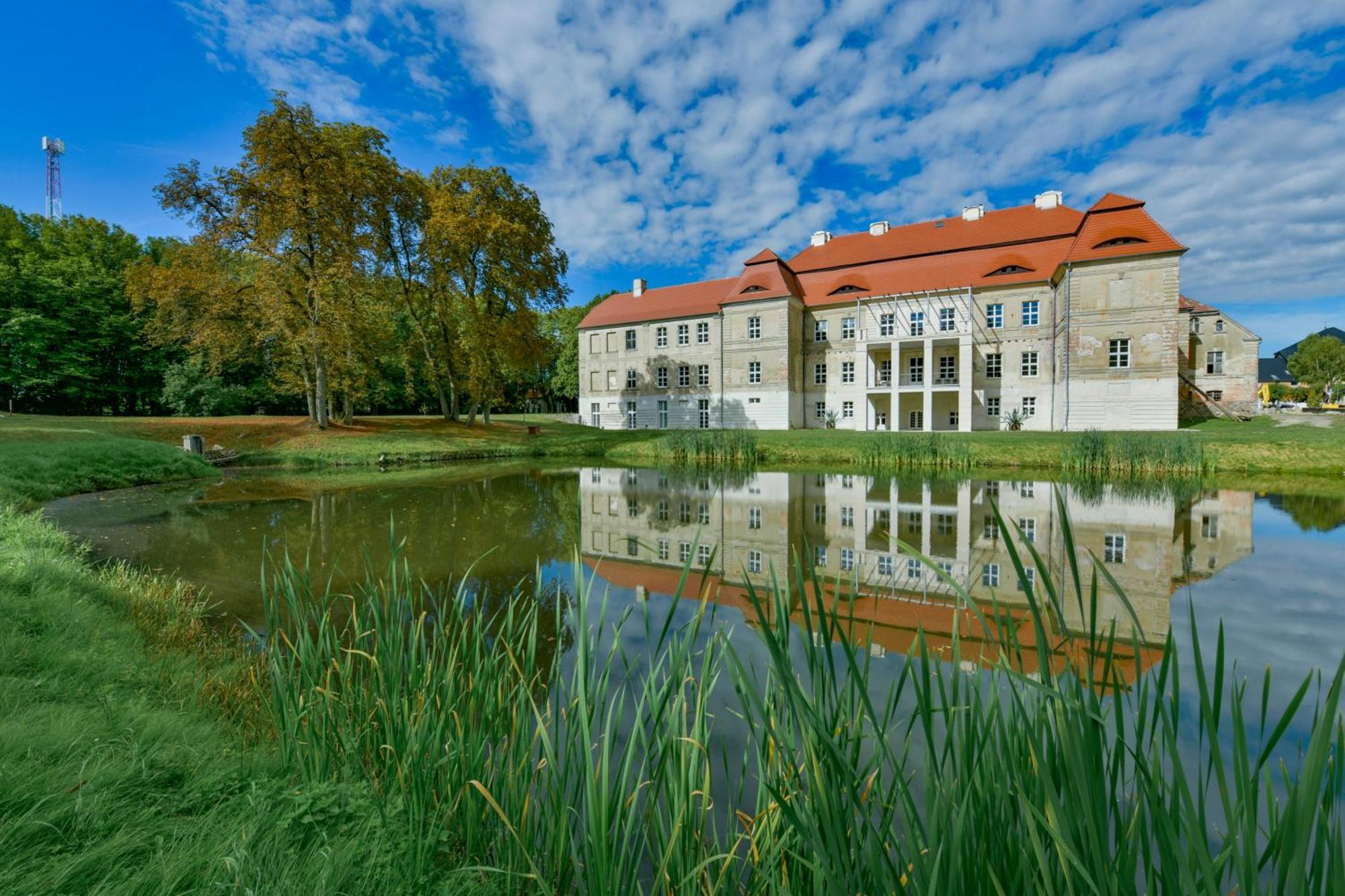 Palac Siemczyno Exteriér fotografie